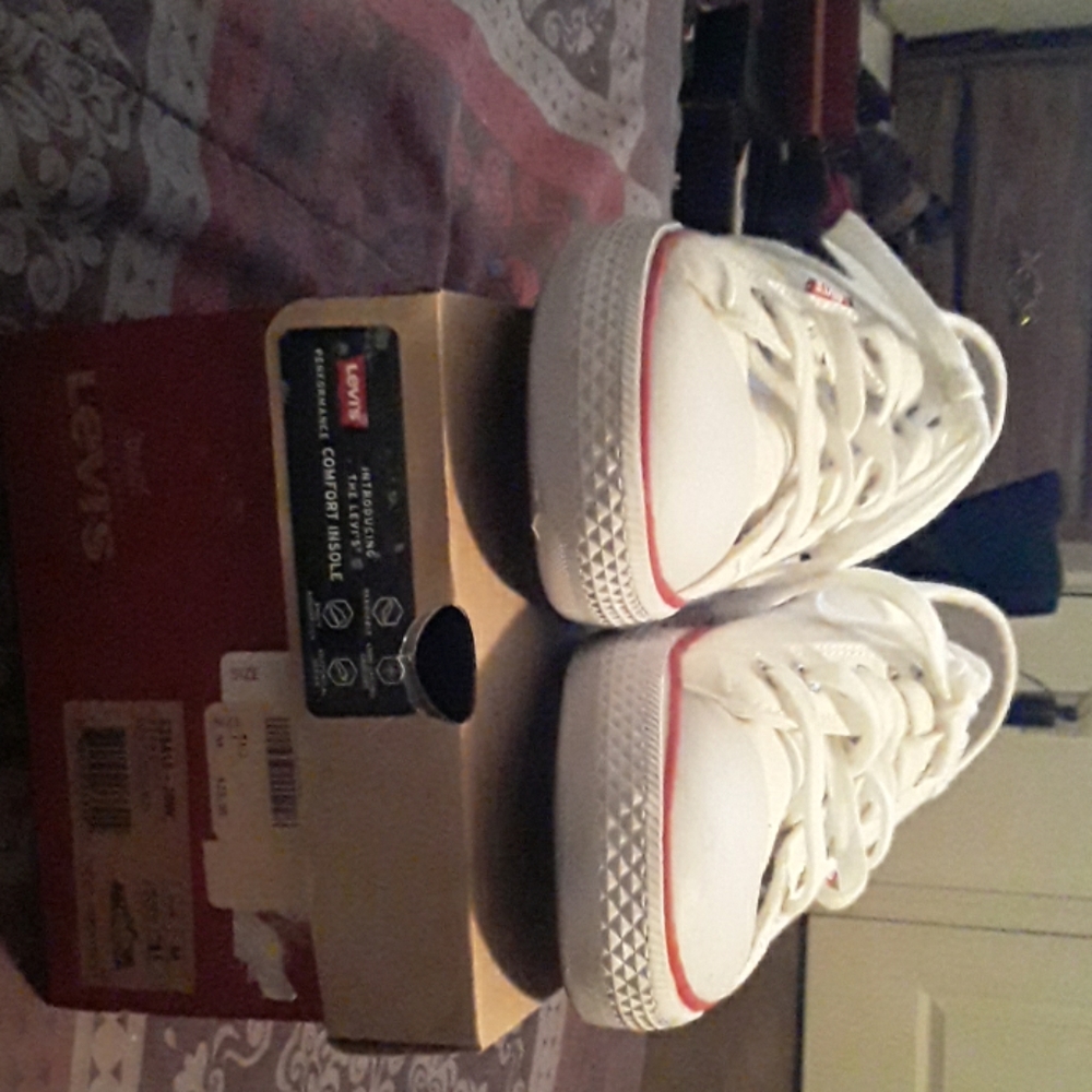 Levi Sneakers